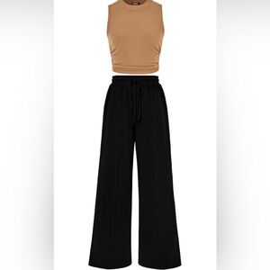 Chic Black Wide-Leg Women's Pants & Crop